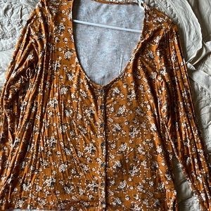 American Eagle Floral Long Sleeve